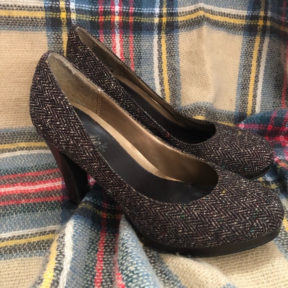 Candies Brown Tweed Heels - Picture 5 of 7
